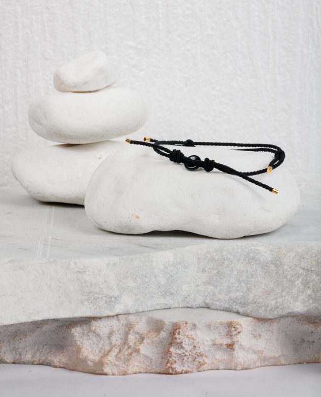 κολάρο γάτας με μαύρο οψιδιανός που τονώνει την αυτοπεποίθηση